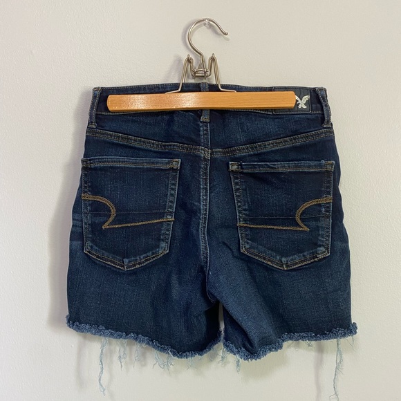 American Eagle Mid Length Shorts - Picture 2 of 2
